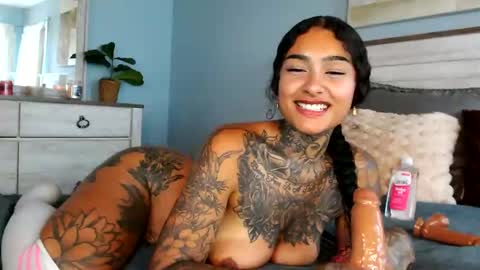 Snapshot of avaa_eve chatting on October 21, 5:24 pm Ava Eve online show from October 21, 5:24 pm