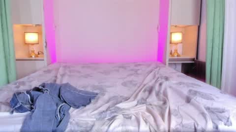 Snapshot of avajamess_ chatting on June 14, 2:24 am EVA online show from June 14, 2:24 am