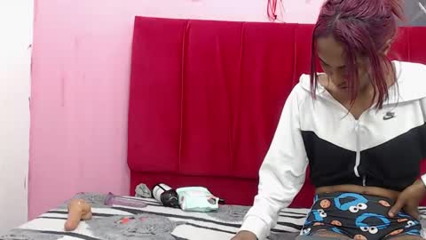 Snapshot of avalericherrycm101 chatting on February 14, 8:21 am avalericherrycm101 online show from February 14, 8:21 am