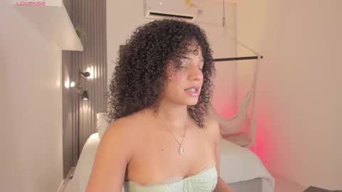 Snapshot of avalon_badger chatting on November 1, 7:49 pm Avalon online show from November 1, 7:49 pm