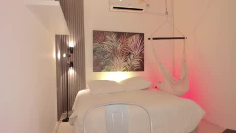 Snapshot of avalon_badger chatting on November 13, 7:46 pm Avalon online show from November 13, 7:46 pm