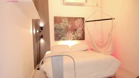 Snapshot of avalon_badger chatting on November 15, 7:43 pm Avalon online show from November 15, 7:43 pm