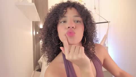 Snapshot of avalon_badger chatting on November 25, 7:47 pm Avalon online show from November 25, 7:47 pm