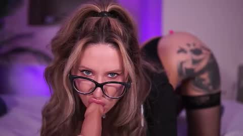 Snapshot of avamaddisson chatting on January 14, 4:40 am Ava online show from January 14, 4:40 am