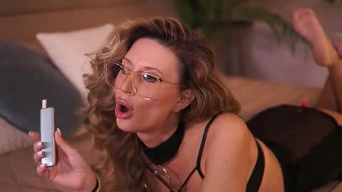 Snapshot of avamaddisson chatting on March 5, 4:52 am Ava online show from March 5, 4:52 am