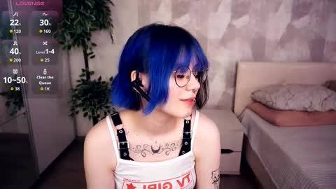 avaobierne online show from December 3, 7:12 pm