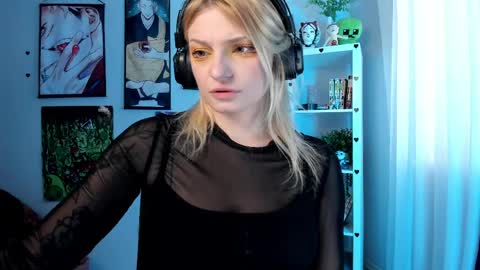 Ava online show from April 27, 1:42 pm
