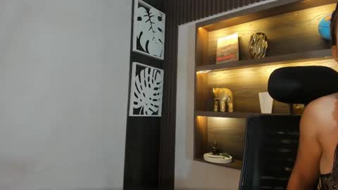 avawhiite online show from September 13, 7:35 pm