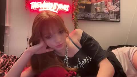 Snapshot of avaxlee chatting on June 6, 12:49 am avaxlee online show from June 6, 12:49 am