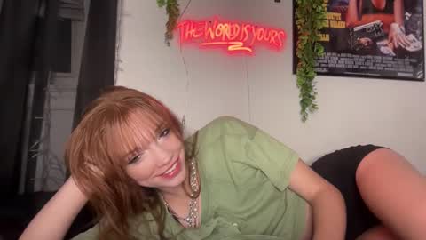 Snapshot of avaxlee chatting on June 10, 1:06 am avaxlee online show from June 10, 1:06 am