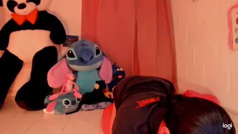 Snapshot of ave_fenix69 chatting on December 24, 1:27 am Valery -- online show from December 24, 1:27 am