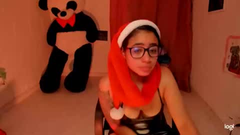 Snapshot of ave_fenix69 chatting on December 31, 2:19 am Valery -- online show from December 31, 2:19 am