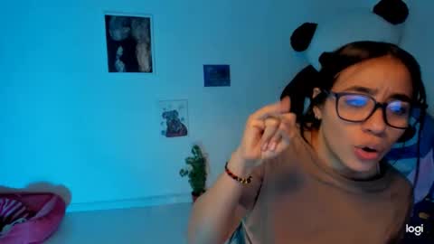 Snapshot of ave_fenix69 chatting on February 7, 2:19 am Valery -- online show from February 7, 2:19 am