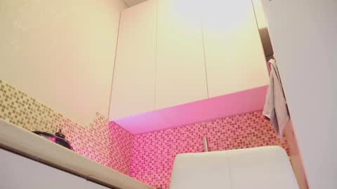 Snapshot of aveksmr chatting on October 23, 4:17 pm Kate online show from October 23, 4:17 pm