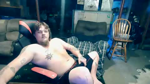 Snapshot of averag3joe chatting on January 8, 4:54 pm averag3joe online show from January 8, 4:54 pm