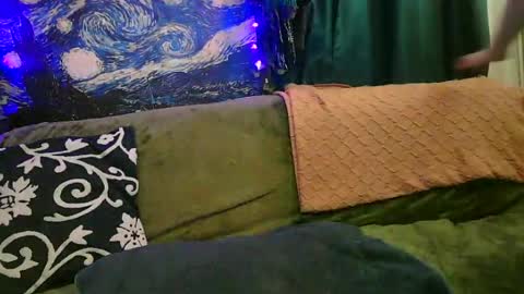 raven blue online show from June 15, 10:56 pm