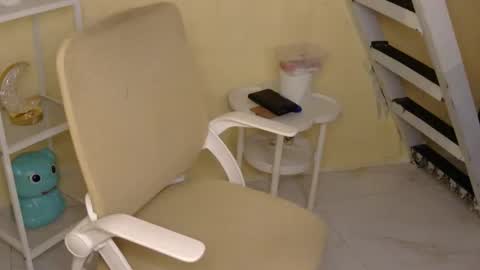 Rhian online show from October 18, 4:04 am