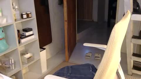 Snapshot of averageuncut1 chatting on December 21, 5:53 pm Rhian online show from December 21, 5:53 pm