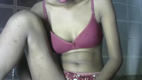 avery_lust01 online show from May 1, 6:18 am