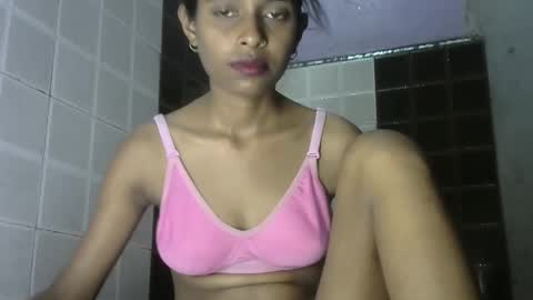 Snapshot of avery_lust01 chatting on May 28, 6:10 am avery_lust01 online show from May 28, 6:10 am