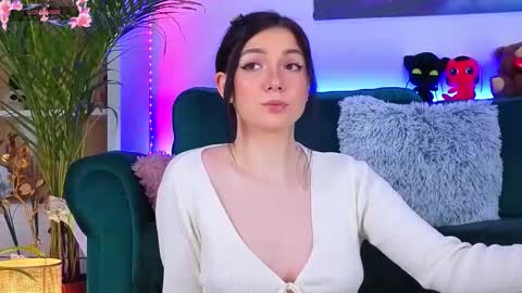 AveryWillow online show from March 5, 12:17 am