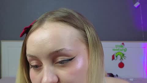 Snapshot of avgustina_love chatting on January 4, 1:21 pm avgustina_love online show from January 4, 1:21 pm