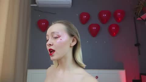 Snapshot of avgustina_love chatting on February 14, 10:49 am avgustina_love online show from February 14, 10:49 am