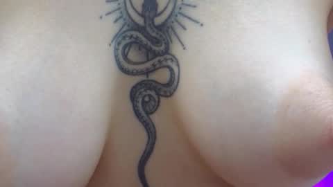 Snapshot of avgustina_love chatting on February 22, 8:29 am avgustina_love online show from February 22, 8:29 am