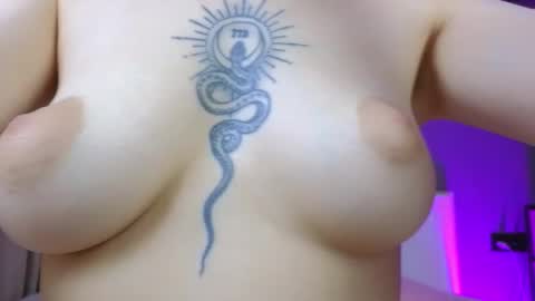 Snapshot of avgustina_love chatting on November 20, 9:20 am avgustina_love online show from November 20, 9:20 am