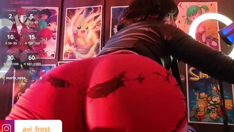 Snapshot of avi_frost chatting on December 19, 8:10 am Saraaaa independent model 3 online show from December 19, 8:10 am