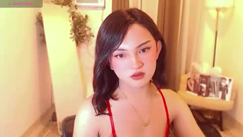 Snapshot of avi_maria12 chatting on June 2, 12:18 pm Call me Avi online show from June 2, 12:18 pm