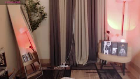 Snapshot of avi_maria12 chatting on June 22, 1:19 pm Call me Avi online show from June 22, 1:19 pm