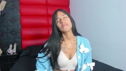 Snapshot of avi_thomsonn chatting on February 27, 2:55 am avi_thomsonn online show from February 27, 2:55 am