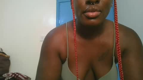 Snapshot of avian_babe1 chatting on June 16, 1:25 pm avian_babe1 online show from June 16, 1:25 pm
