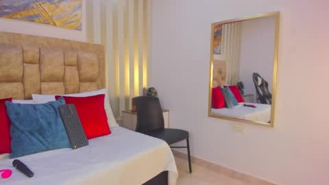 AVIS  online show from November 10, 7:57 pm