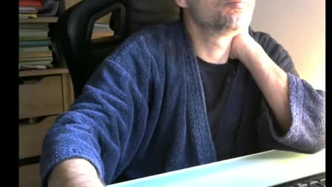 Snapshot of avoswe chatting on January 14, 8:09 am YANN... and SOPHIE sometimes online show from January 14, 8:09 am