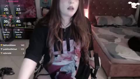 Snapshot of avril2809 chatting on June 22, 3:25 am Abril online show from June 22, 3:25 am