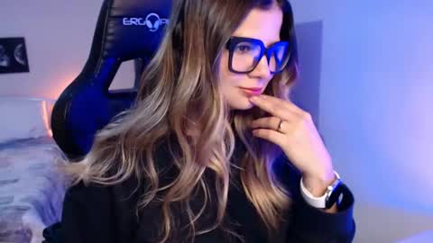 Snapshot of avrill_morgan chatting on June 27, 9:53 pm Avrill Morgan online show from June 27, 9:53 pm