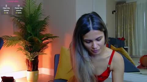 AVRILL CYRUX online show from February 14, 6:54 am