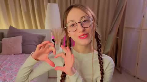 Avril online show from February 22, 9:13 pm