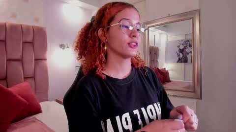 Avril  online show from November 22, 12:04 pm