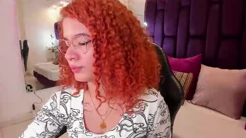 Avril  online show from November 26, 11:44 am