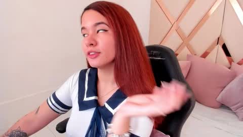 Avril  online show from February 2, 11:53 am