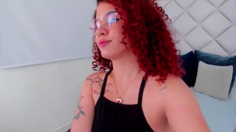 Avril  online show from February 28, 12:28 pm