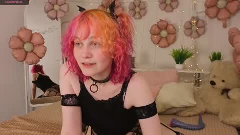 Awi online show from July 11, 9:49 pm