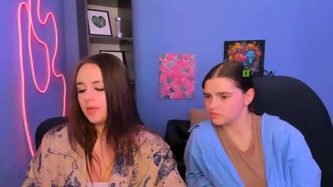 awesomeemma_ online show from May 5, 11:07 am