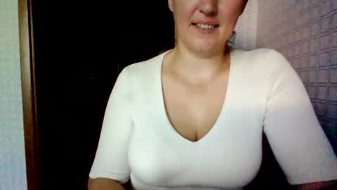 awesomeladyy online show from July 1, 6:48 am