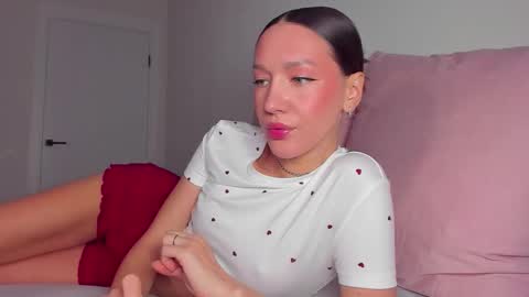 Snapshot of awgustina_sweetheart22 chatting on November 29, 9:12 am Awgustina online show from November 29, 9:12 am