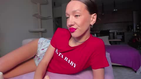 Snapshot of awgustina_sweetheart22 chatting on December 18, 8:42 am Awgustina online show from December 18, 8:42 am