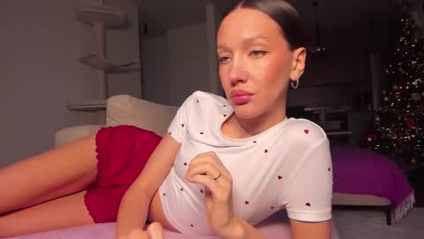 Snapshot of awgustina_sweetheart22 chatting on December 19, 8:43 am Awgustina online show from December 19, 8:43 am